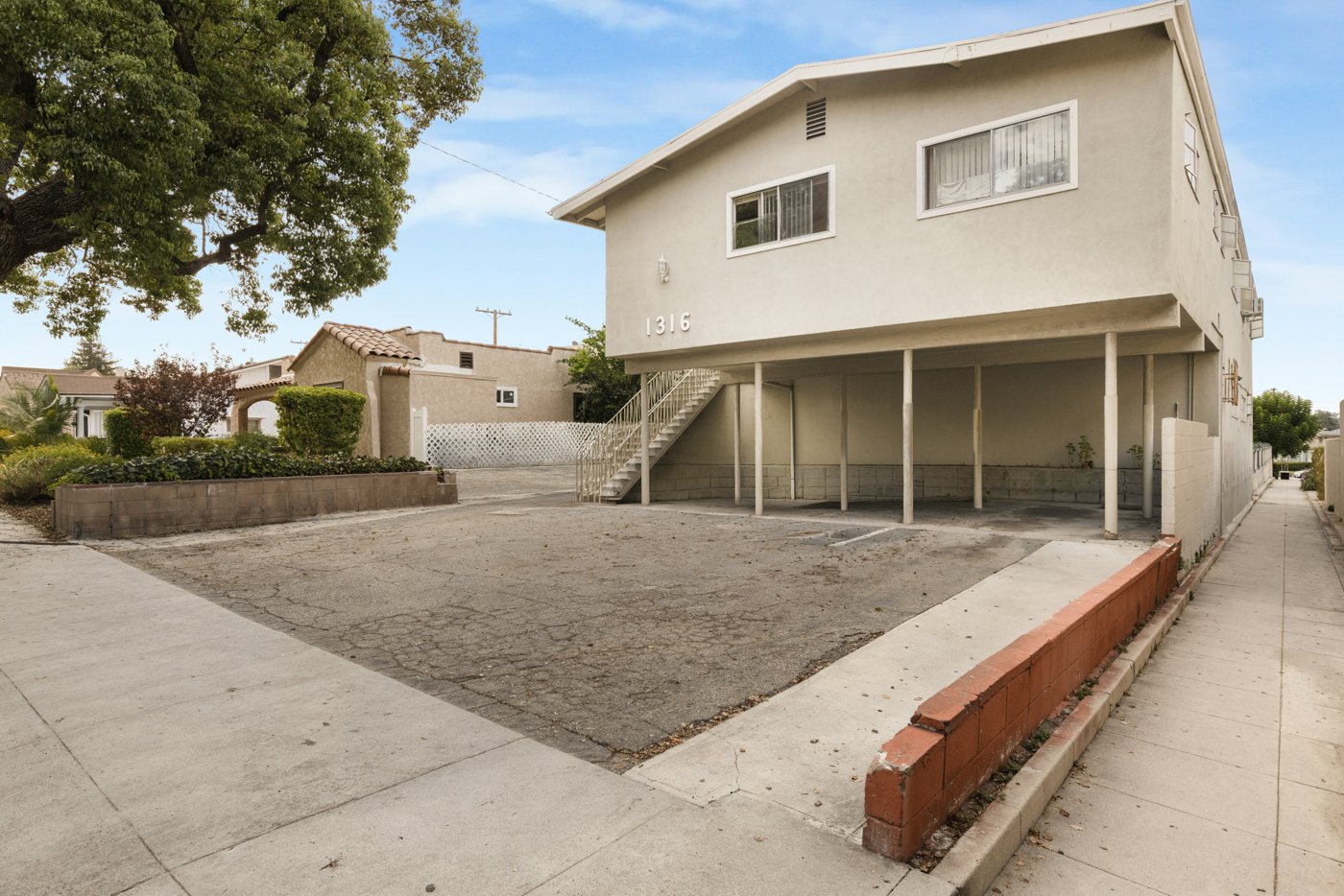 1316 Barrington Way, Glendale, CA