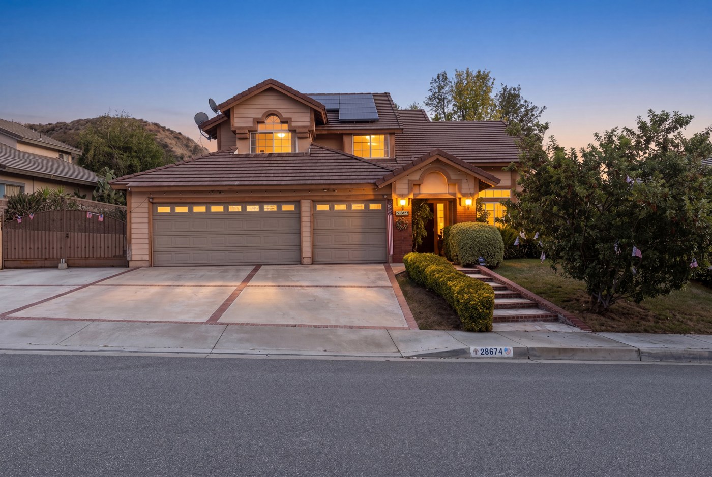 28674 Kathleen Ave, Santa Clarita, CA