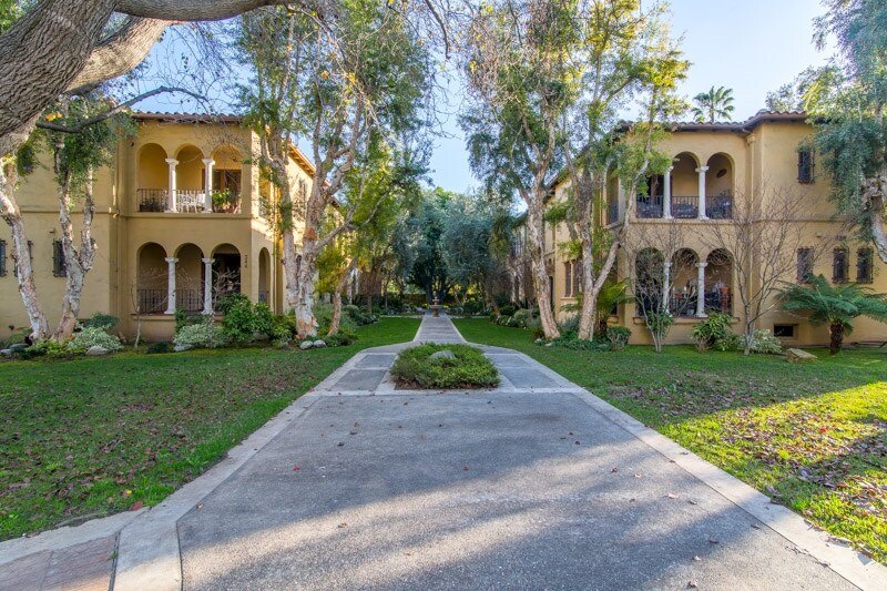 244 & 248 S Orange Grove Blvd, Pasadena, CA — multifamily courtyard